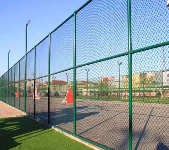 chain link guardrail fence