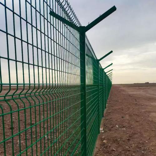 protective wire mesh fence