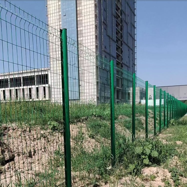 protective wire mesh fence