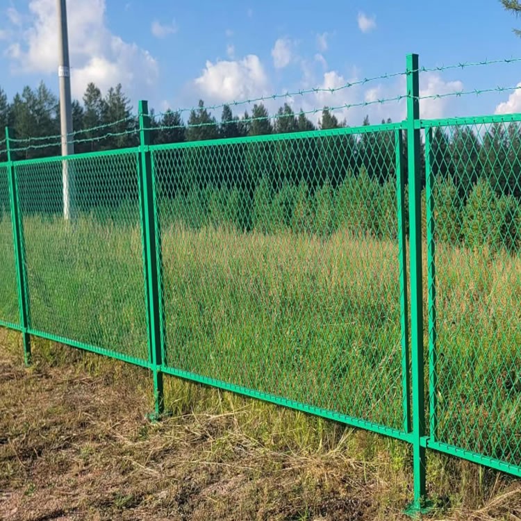 protective wire mesh fence